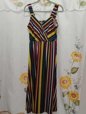 Colorful Alison Andrews Striped Sleeveless Maxi Dress - Size M
